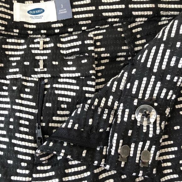 Old Navy Black & White Patterned Shorts Size 2 - Picture 8 of 8